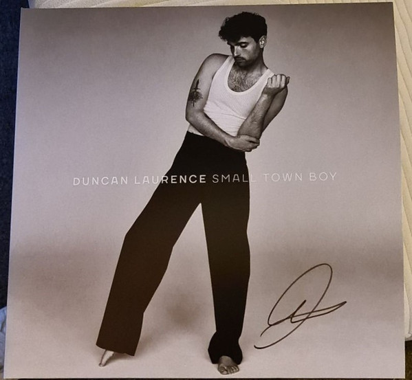 Duncan Laurence - Small Town Boy Album Cover [Metaalprint]